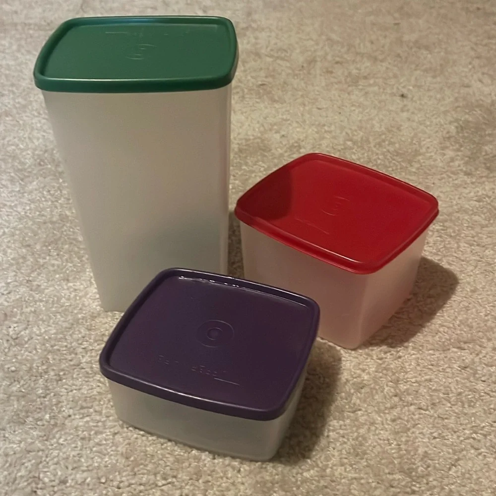 Tupperware storage containers - Picture 1 of 3